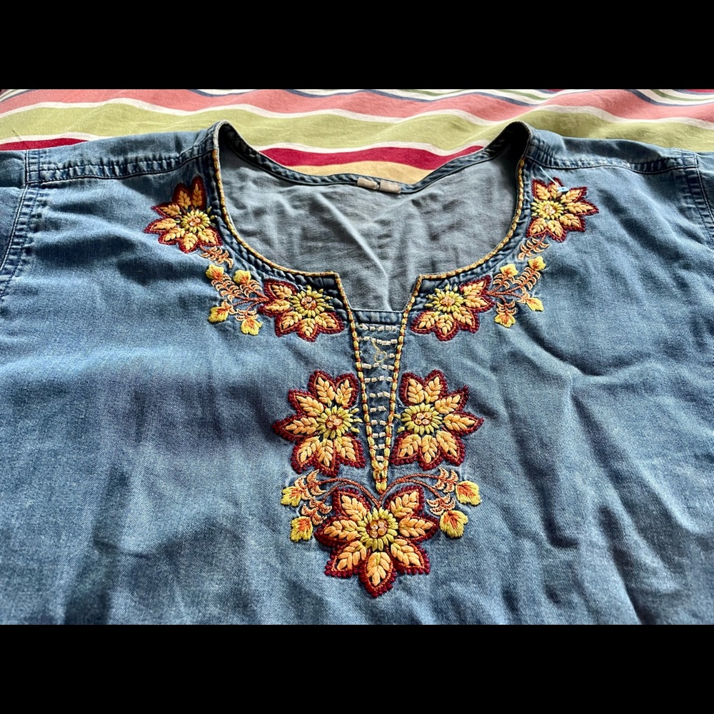 SMALL - DENIM TOP - beautiful flowered & bell sleeves